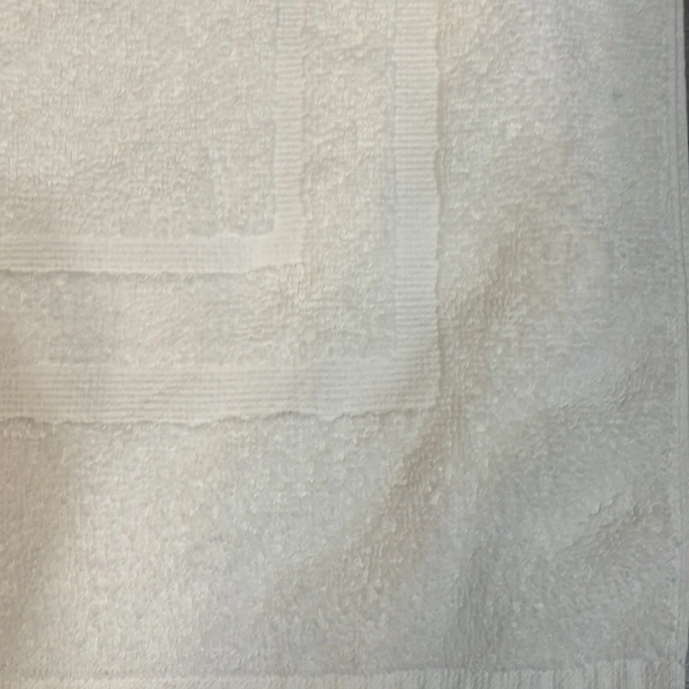 Set of Two 100% Bath Mats Sizes 34” X 22” & 32” X 21”